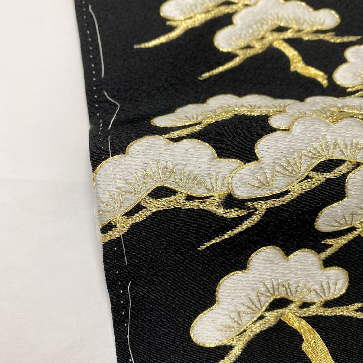 着物月花 作家物 総刺繍 金駒刺繍 蘇州刺繍 波に松 黒留袖 未 着物月花 作家物 総刺繍 金駒刺繍 蘇州刺繍 波に松 黒留袖 未