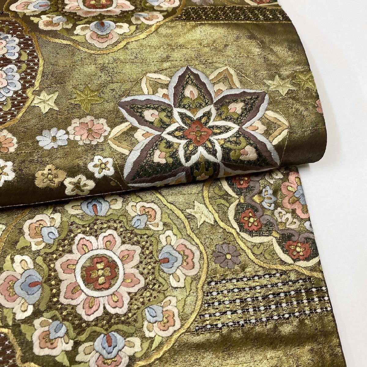 着物月花 三大総刺繍 相良刺繍 蘇州刺繍 仙頭刺繍 引箔 華文様 着物月花 三大総刺繍 相良刺繍 蘇州刺繍 仙頭刺繍 引箔 華文様