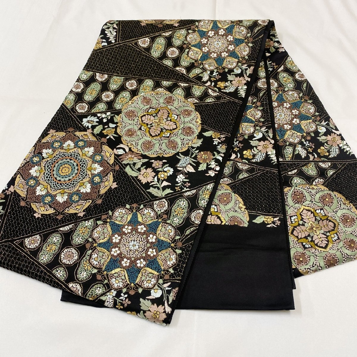 着物月花 三大総刺繍 仙頭刺繍 相良刺繍 蘇州刺繍 華文様 袋帯 着物月花 三大総刺繍 仙頭刺繍 相良刺繍 蘇州刺繍 華文様 袋帯