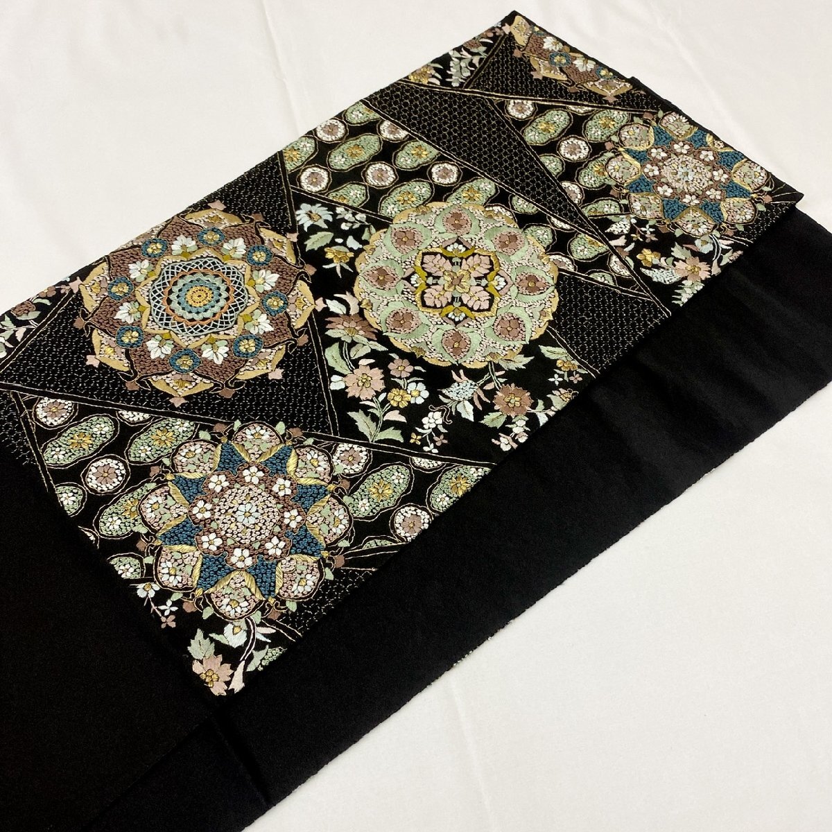 着物月花 三大総刺繍 仙頭刺繍 相良刺繍 蘇州刺繍 華文様 袋帯 着物月花 三大総刺繍 仙頭刺繍 相良刺繍 蘇州刺繍 華文様 袋帯
