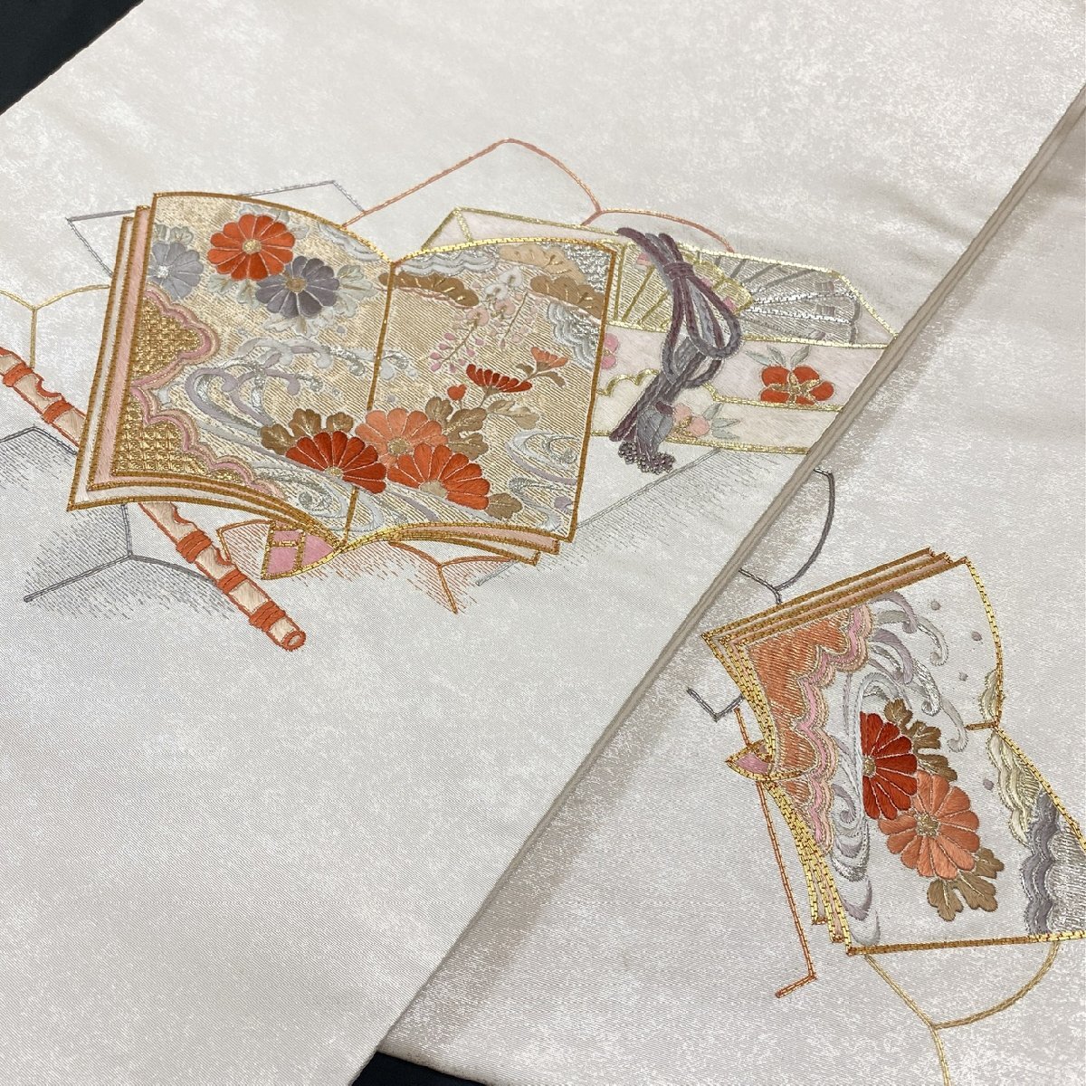 着物月花 総刺繍 金駒刺繍 蘇州刺繍 引箔 冊子文様 袋帯 お太鼓 着物月花 総刺繍 金駒刺繍 蘇州刺繍 引箔 冊子文様 袋帯 お太鼓