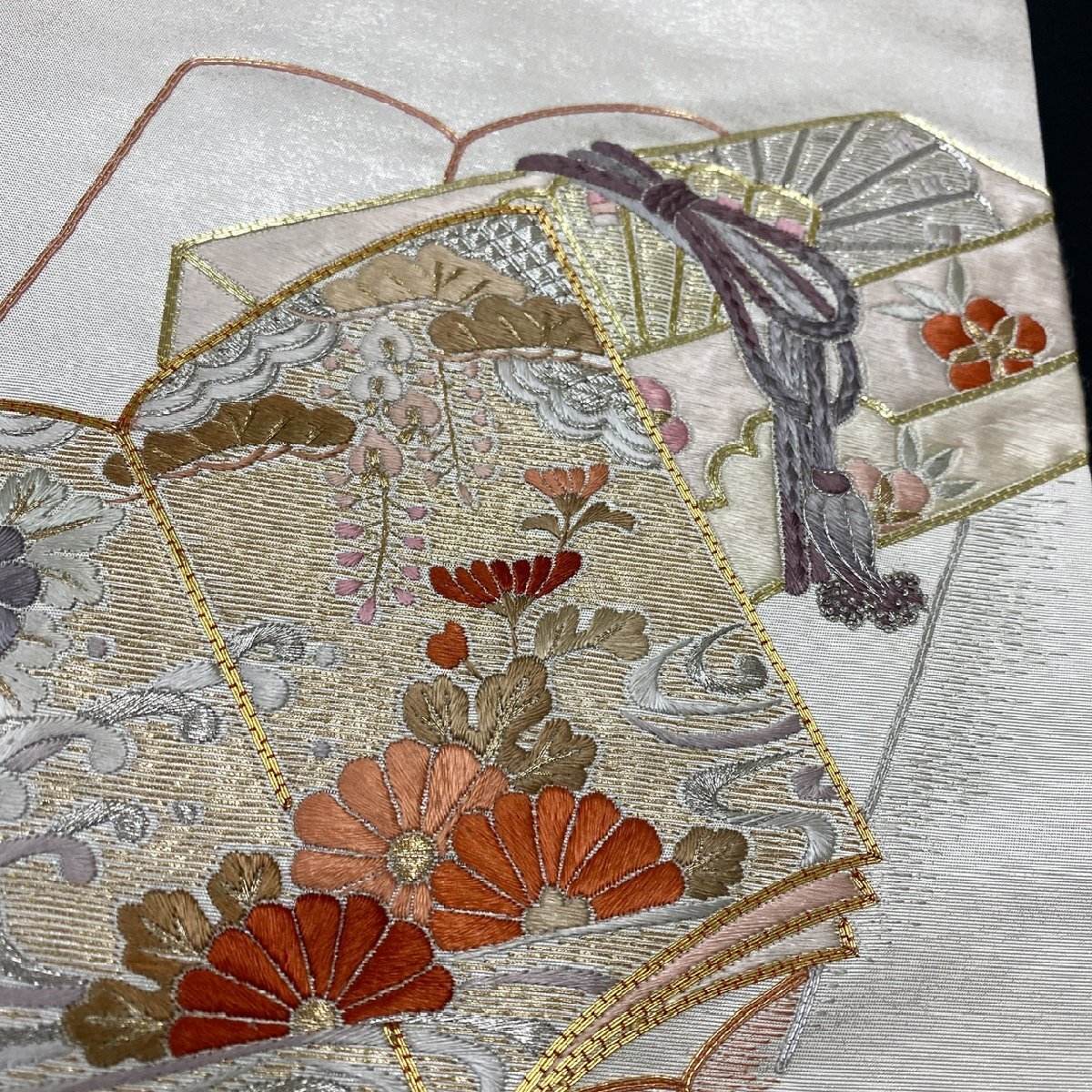 着物月花 総刺繍 金駒刺繍 蘇州刺繍 引箔 冊子文様 袋帯 お太鼓 着物月花 総刺繍 金駒刺繍 蘇州刺繍 引箔 冊子文様 袋帯 お太鼓