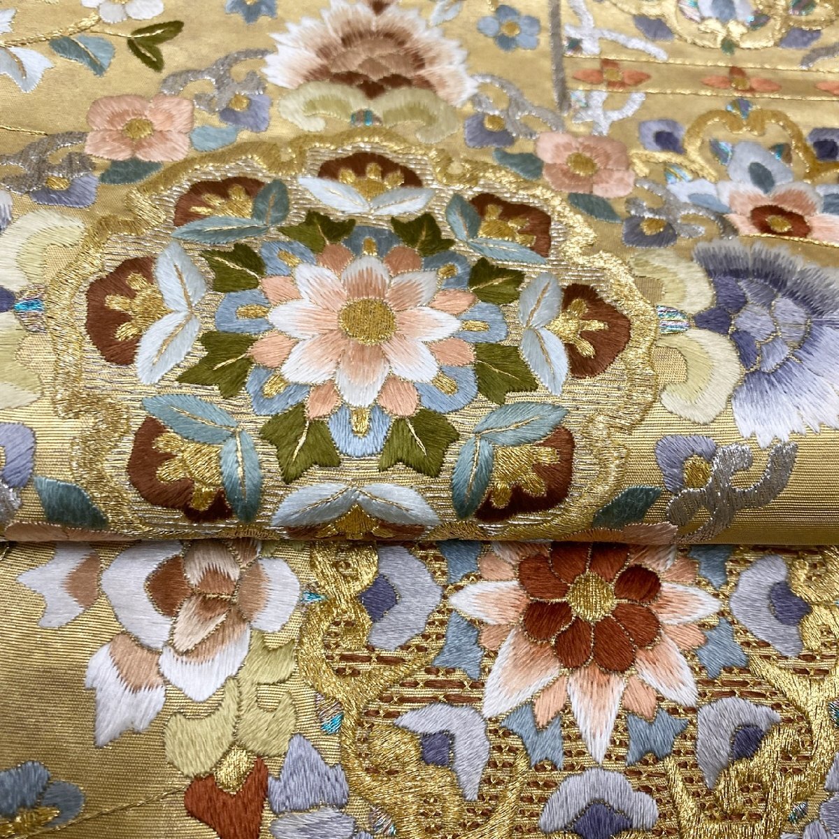 着物月花 総刺繍 蘇州刺繍 引箔 装飾華文様 袋帯 六通柄 正絹 金 着物月花 総刺繍 蘇州刺繍 引箔 装飾華文様 袋帯 六通柄 正絹 金