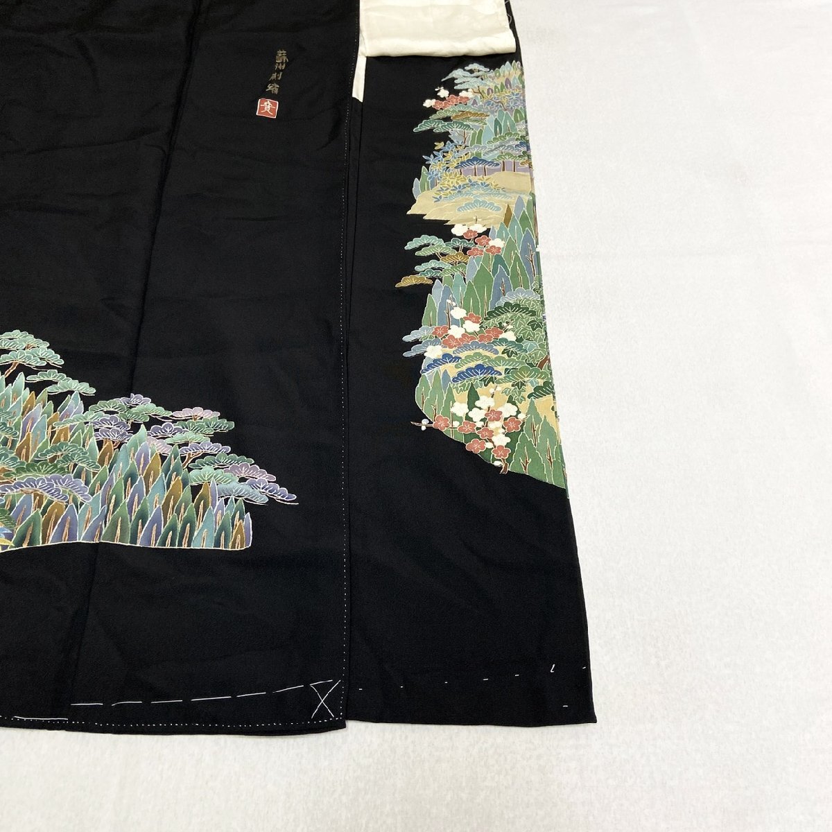 着物月花 作家物 総刺繍 蘇州刺繍 風景 鶴 黒留袖 未使用品 正絹 着物月花 作家物 総刺繍 蘇州刺繍 風景 鶴 黒留袖 未使用品 正絹