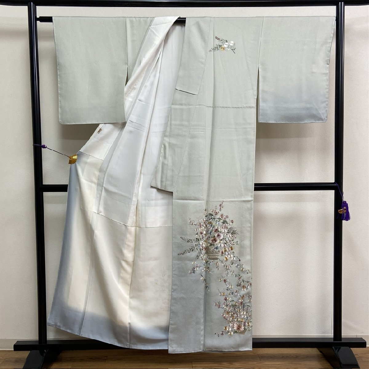 着物月花 総刺繍 相良刺繍 蘇州刺繍 品のある花 訪問着 正絹 着物月花 総刺繍 相良刺繍 蘇州刺繍 品のある花 訪問着 正絹