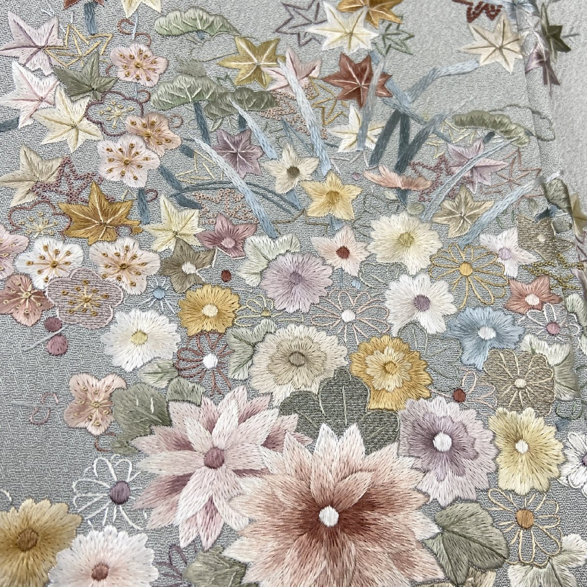 着物月花 総刺繍 相良刺繍 蘇州刺繍 品のある花 訪問着 正絹 着物月花 総刺繍 相良刺繍 蘇州刺繍 品のある花 訪問着 正絹