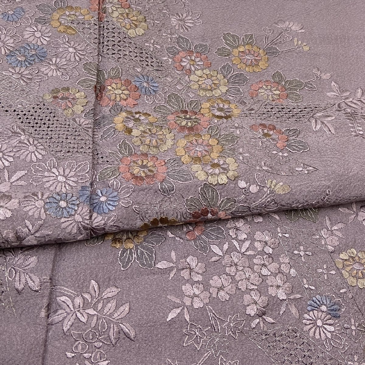 着物月花 総刺繍 仙頭刺繍 蘇州刺繍 品のある花 訪問着 未使用品 着物月花 総刺繍 仙頭刺繍 蘇州刺繍 品のある花 訪問着 未使用品