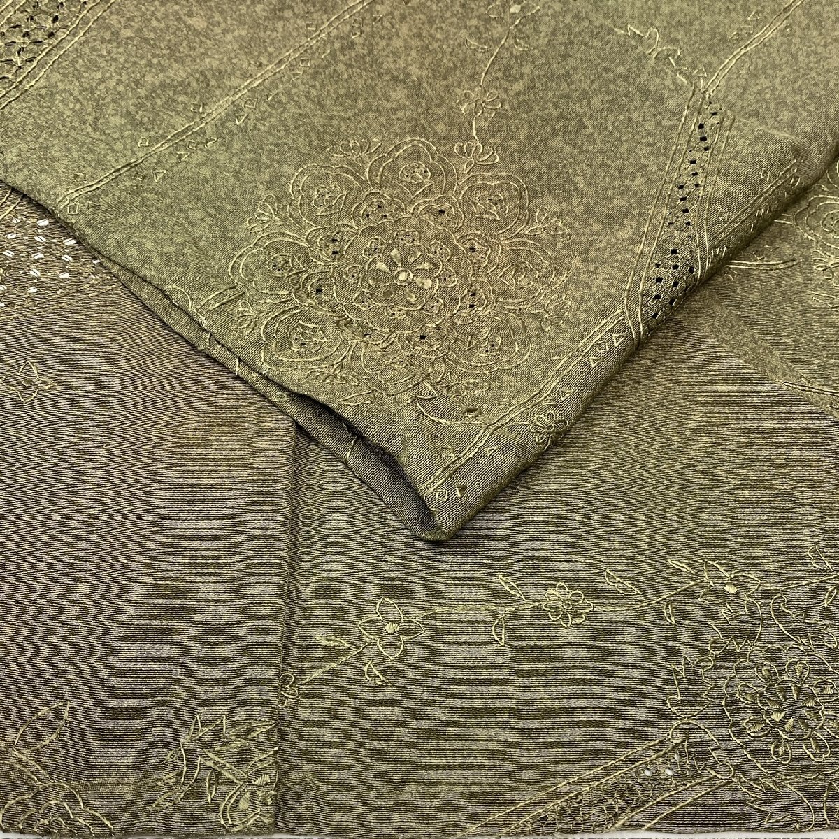 着物月花 総刺繍 仙頭刺繍 蘇州刺繍 華文様 単衣 小紋 正絹 着物月花 総刺繍 仙頭刺繍 蘇州刺繍 華文様 単衣 小紋 正絹