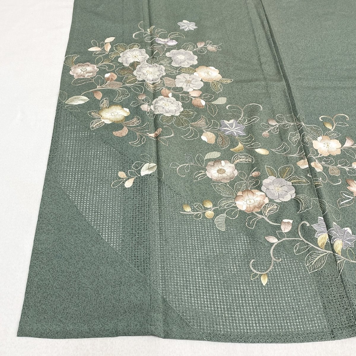 着物月花 三大総刺繍 蘇州刺繍 相良刺繍 仙頭刺繍 品のある花 単 着物月花 三大総刺繍 蘇州刺繍 相良刺繍 仙頭刺繍 品のある花 単