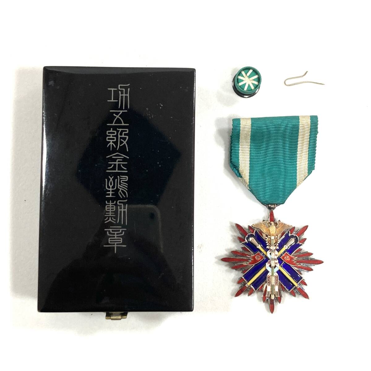 3751 功五級金鵄勲章 現状品・ジャンク品 ☆1スタ 微章 記章 旧 3751 功五級金鵄勲章 現状品・ジャンク品 ☆1スタ 微章 記章 旧