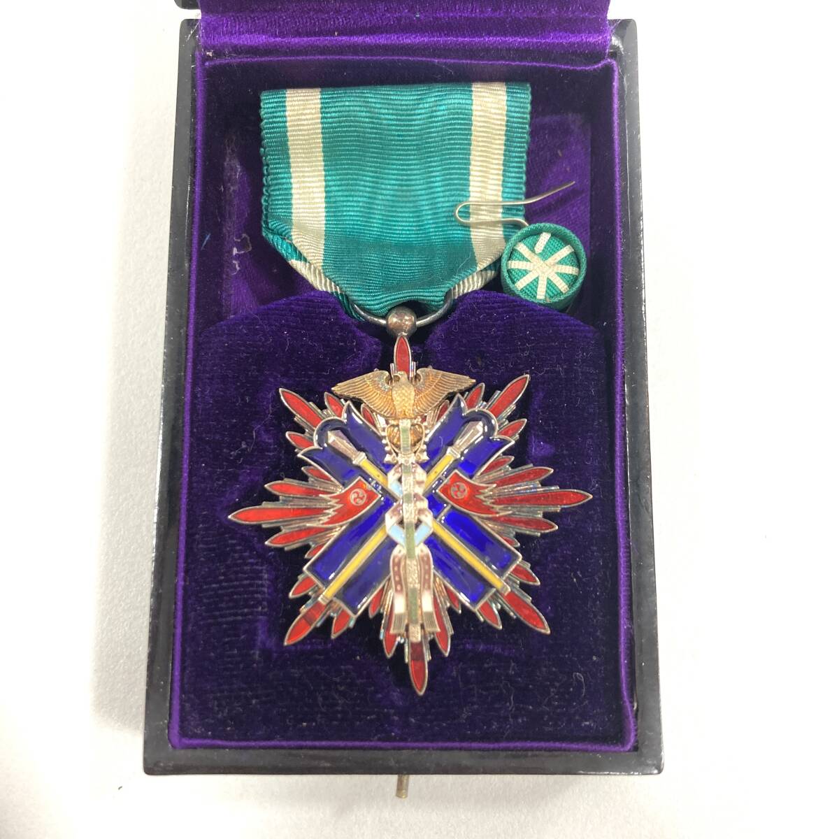 3751 功五級金鵄勲章 現状品・ジャンク品 ☆1スタ 微章 記章 旧 3751 功五級金鵄勲章 現状品・ジャンク品 ☆1スタ 微章 記章 旧