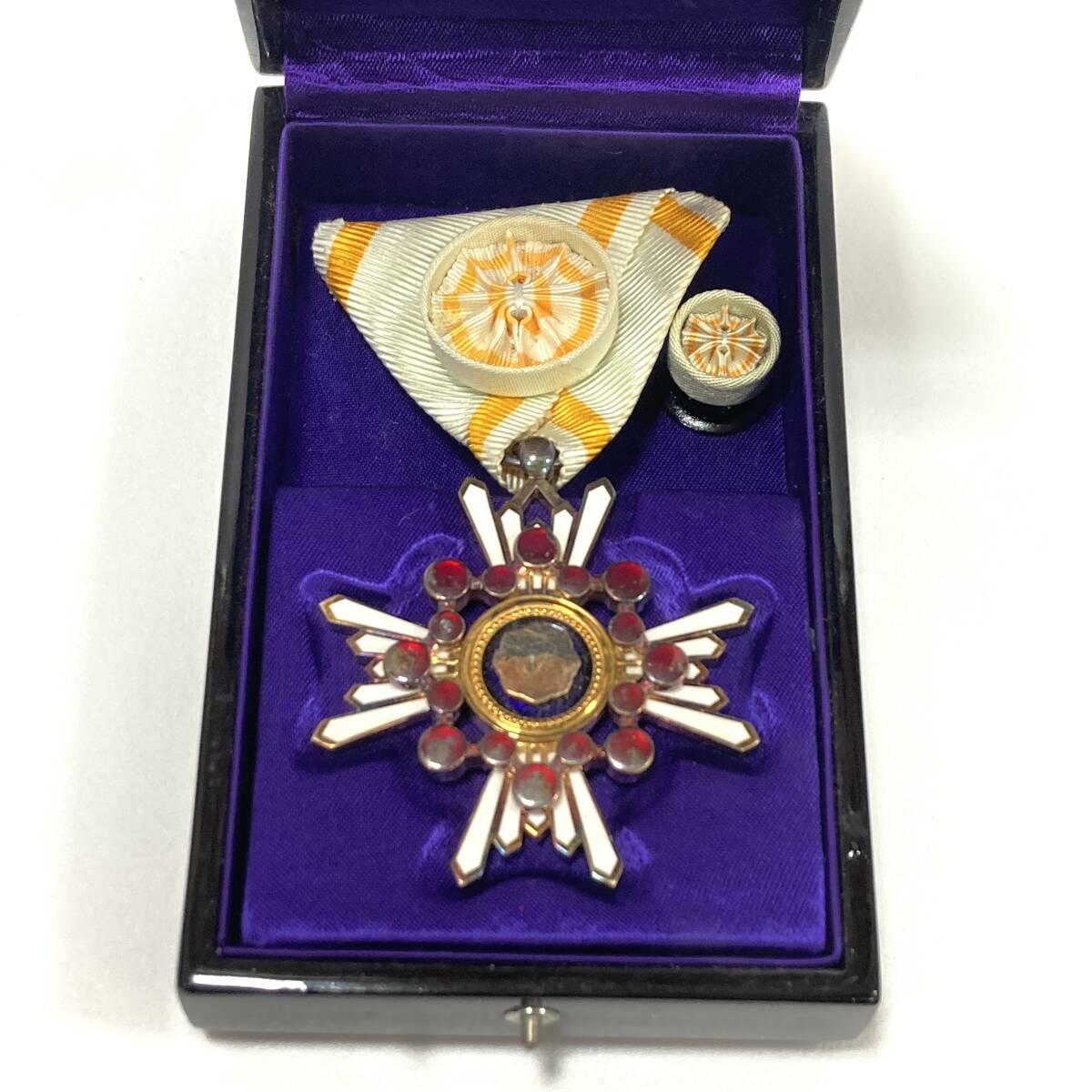 3750 勲四等瑞宝章 ☆現状品 微章 記章 当時物 日本 勲章 3750 勲四等瑞宝章 ☆現状品 微章 記章 当時物 日本 勲章