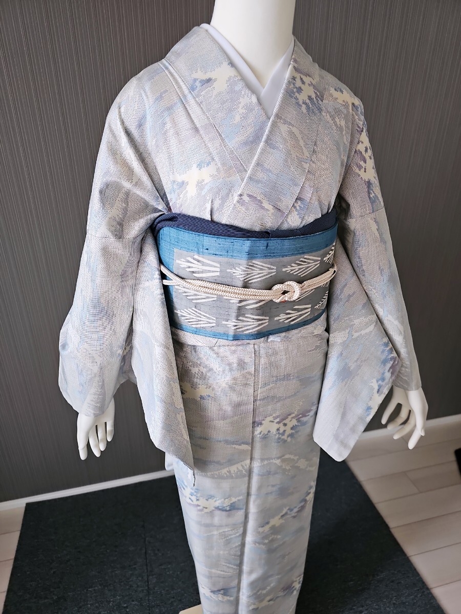 すずや□215【単衣】正絹本場白大島紬9マルキ 裄丈68.5cm 着丈 すずや□215【単衣】正絹本場白大島紬9マルキ 裄丈68.5cm 着丈