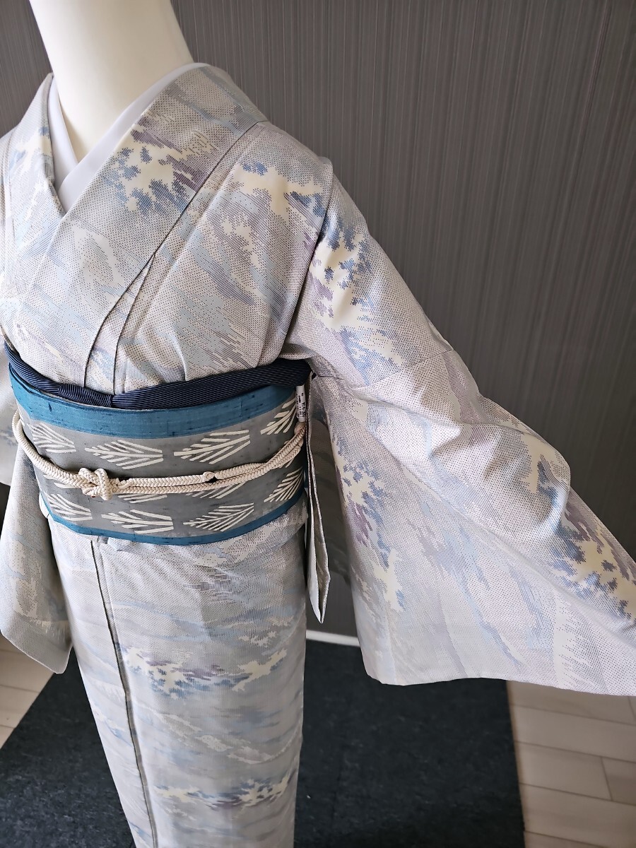 すずや□215【単衣】正絹本場白大島紬9マルキ 裄丈68.5cm 着丈 すずや□215【単衣】正絹本場白大島紬9マルキ 裄丈68.5cm 着丈