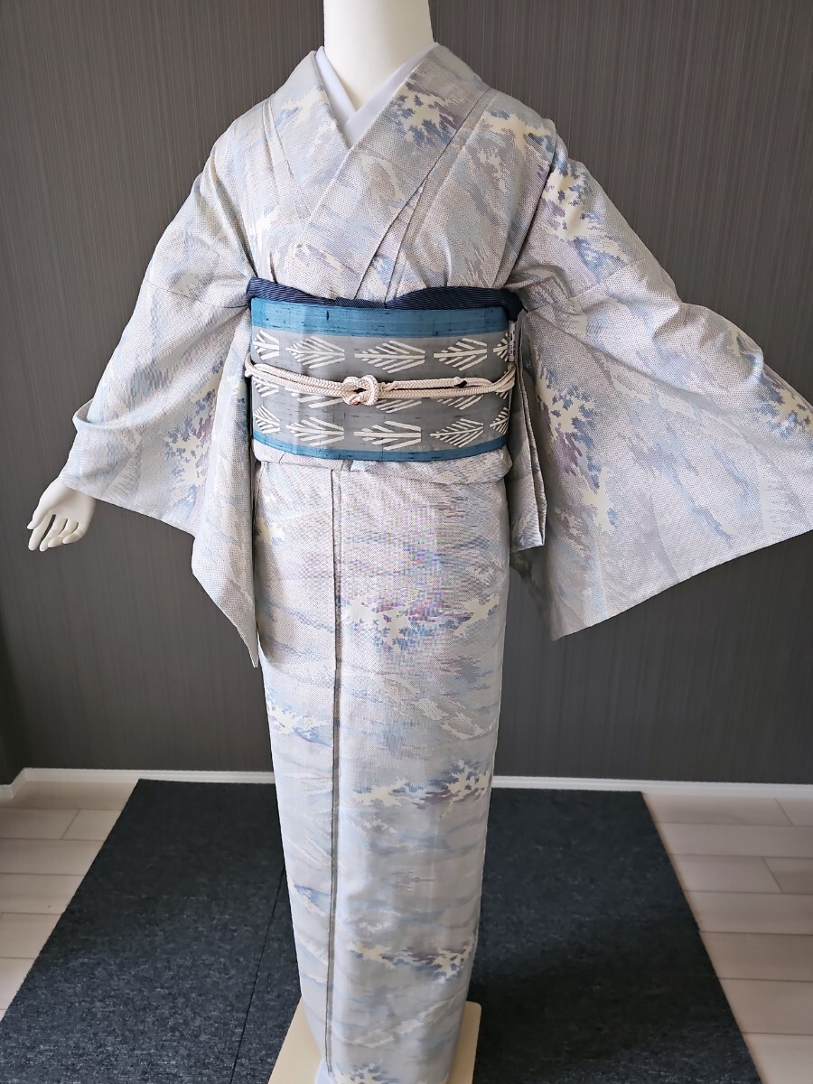 すずや□215【単衣】正絹本場白大島紬9マルキ 裄丈68.5cm 着丈 すずや□215【単衣】正絹本場白大島紬9マルキ 裄丈68.5cm 着丈