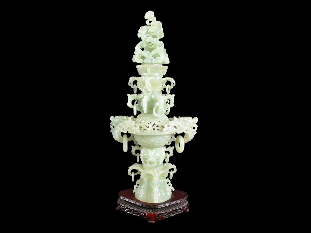 雲】某名家収蔵品 中国古玩 唐物 玉製 翡翠 唐草細密透彫刻獣遊 雲】某名家収蔵品 中国古玩 唐物 玉製 翡翠 唐草細密透彫刻獣遊