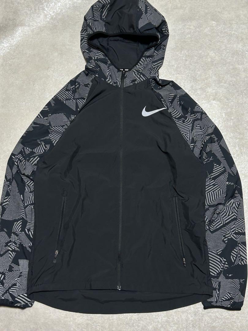 NIKE ナイキ エッセンシャル フラッシュ フーディ NIKE ナイキ エッセンシャル フラッシュ フーディ