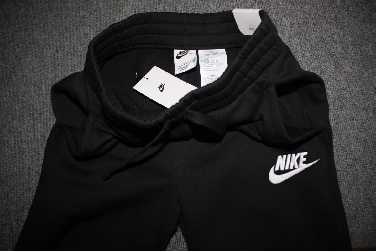 未使用 160㎝ 黒 ナイキNIKE 裏起毛 スウェットパーカー 未使用 160㎝ 黒 ナイキNIKE 裏起毛 スウェットパーカー