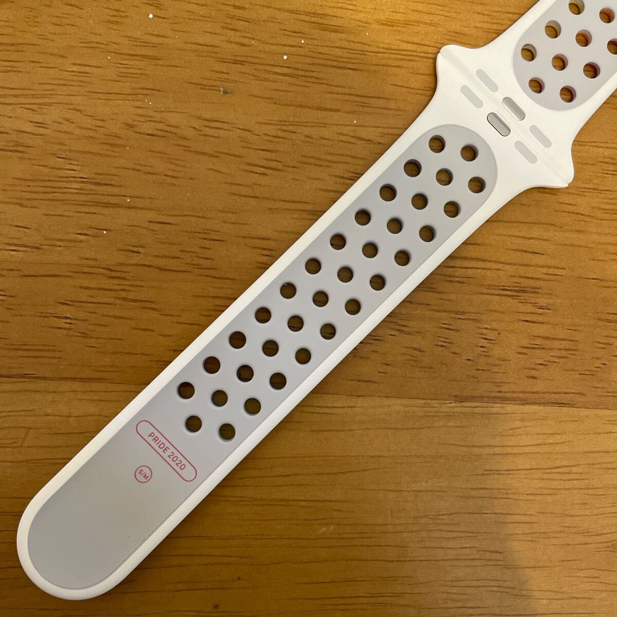 Apple Watch Nike スポーツバンド 44mm Pride Edition|Yahoo Apple Watch Nike スポーツバンド 44mm Pride Edition|Yahoo