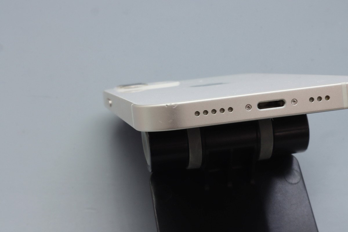 Apple iPhone12 64GB White A2402 MGHP3J/A バッテリ84% □au Apple iPhone12 64GB White A2402 MGHP3J/A バッテリ84% □au
