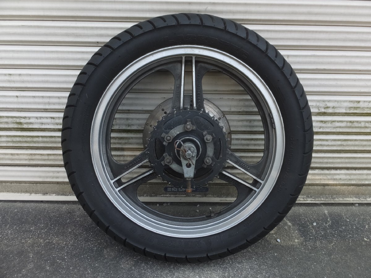 GPz550 GPz400 純正 当時物 リアホイール 18インチ アクスル類 GPz550 GPz400 純正 当時物 リアホイール 18インチ アクスル類
