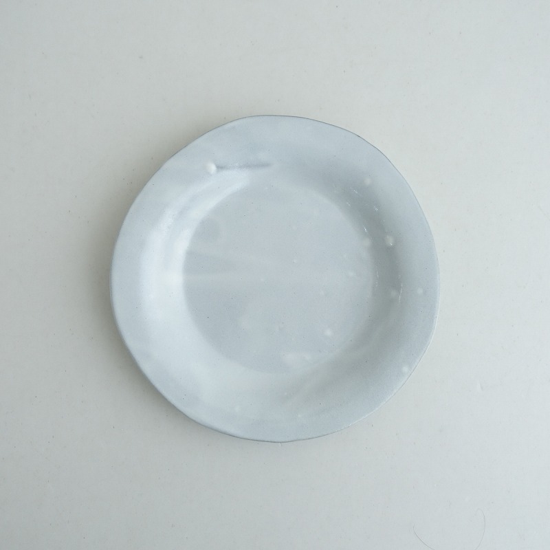 [ прекрасный товар ]teto ceramics Ishii . один * обод plate средний белый блеск * посуда . тарелка автор [ керамика ](wa87-2503-102)[21D52]