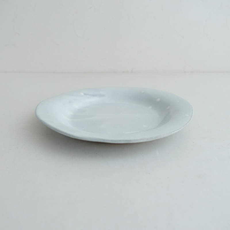 [ прекрасный товар ]teto ceramics Ishii . один * обод plate средний белый блеск * посуда . тарелка автор [ керамика ](wa87-2503-102)[21D52]