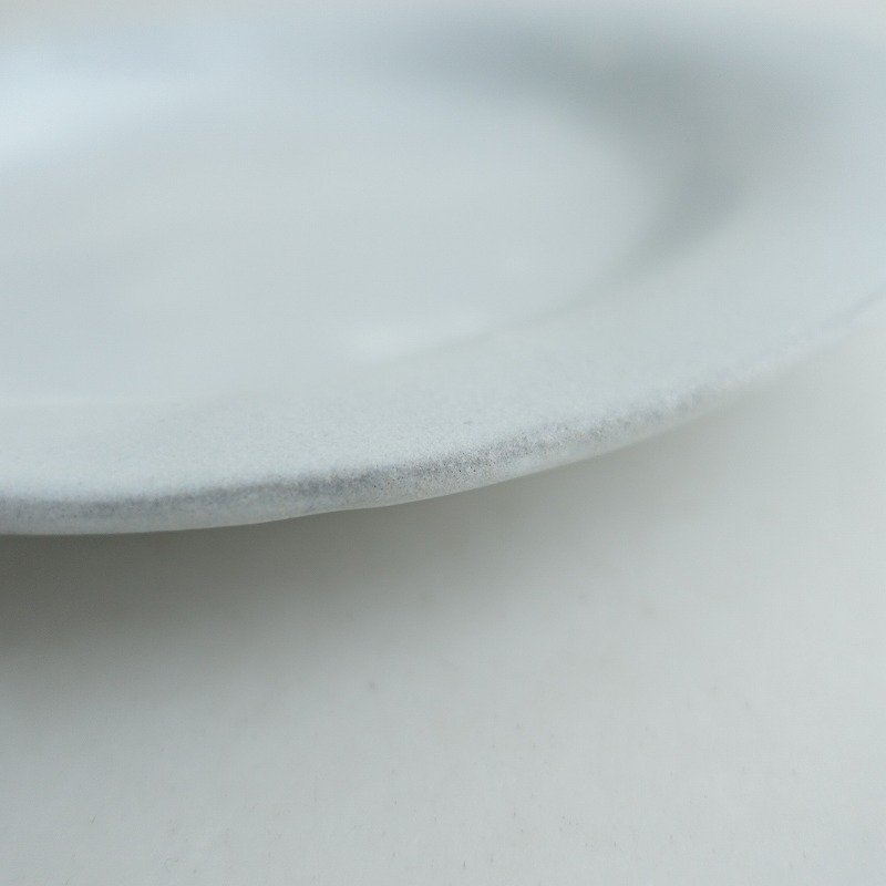 [ прекрасный товар ]teto ceramics Ishii . один * обод plate средний белый блеск * посуда . тарелка автор [ керамика ](wa87-2503-102)[21D52]