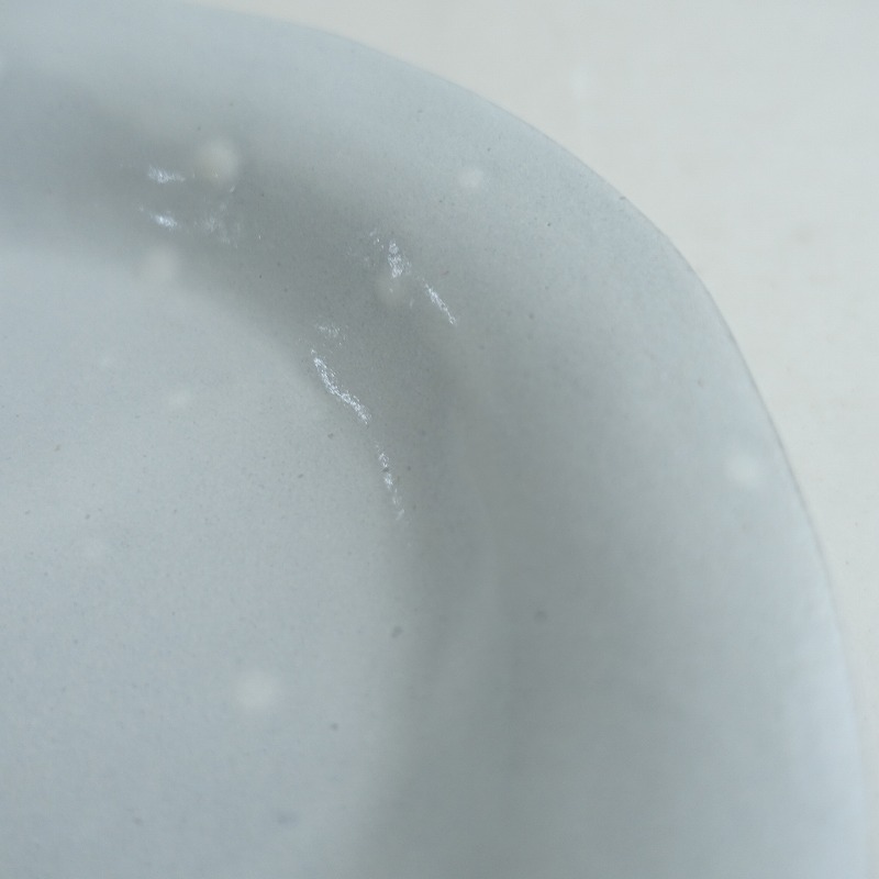 [ прекрасный товар ]teto ceramics Ishii . один * обод plate средний белый блеск * посуда . тарелка автор [ керамика ](wa87-2503-102)[21D52]