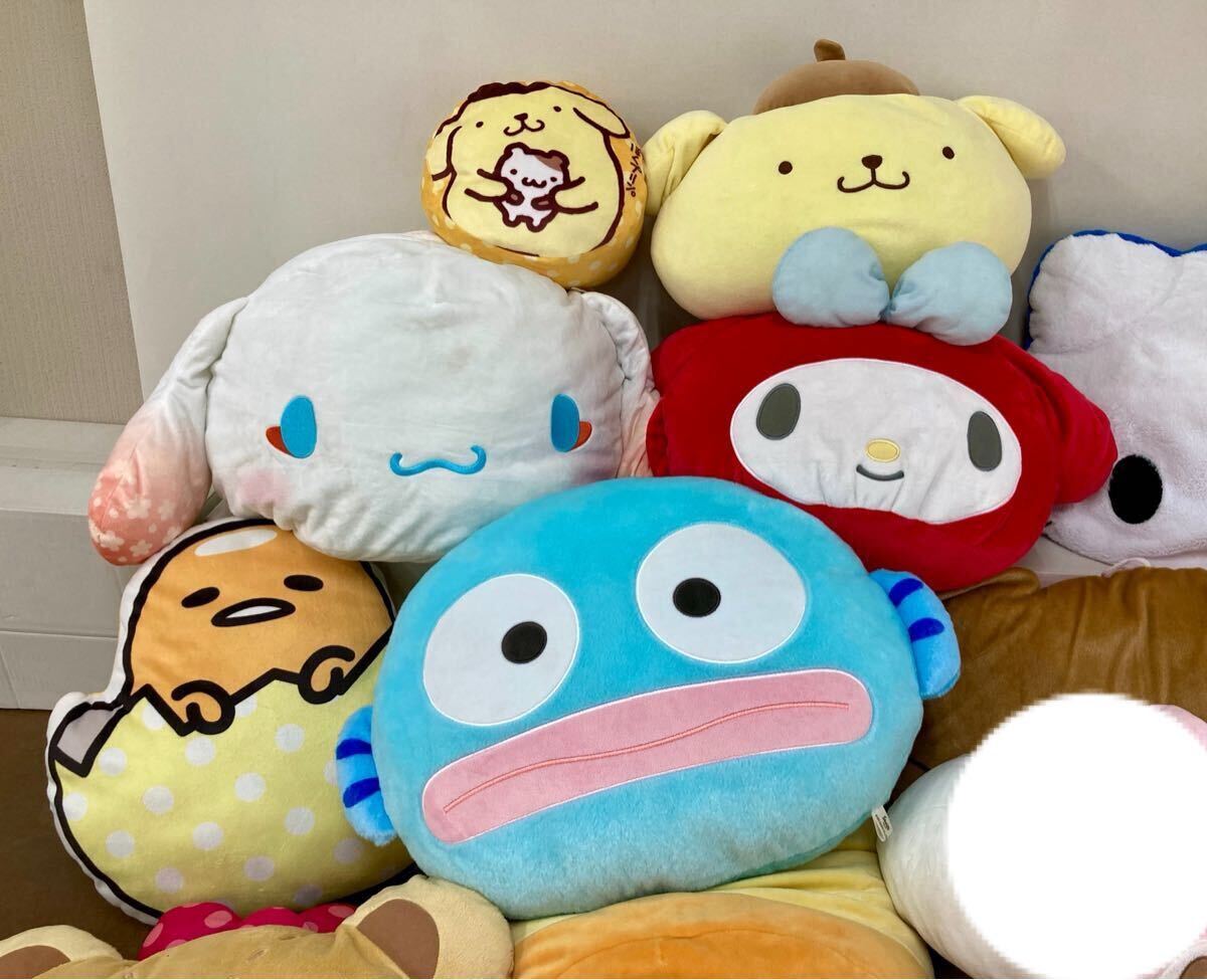 RR077) サンリオキャラクター クッション 大量セット まとめ売り RR077) サンリオキャラクター クッション 大量セット まとめ売り