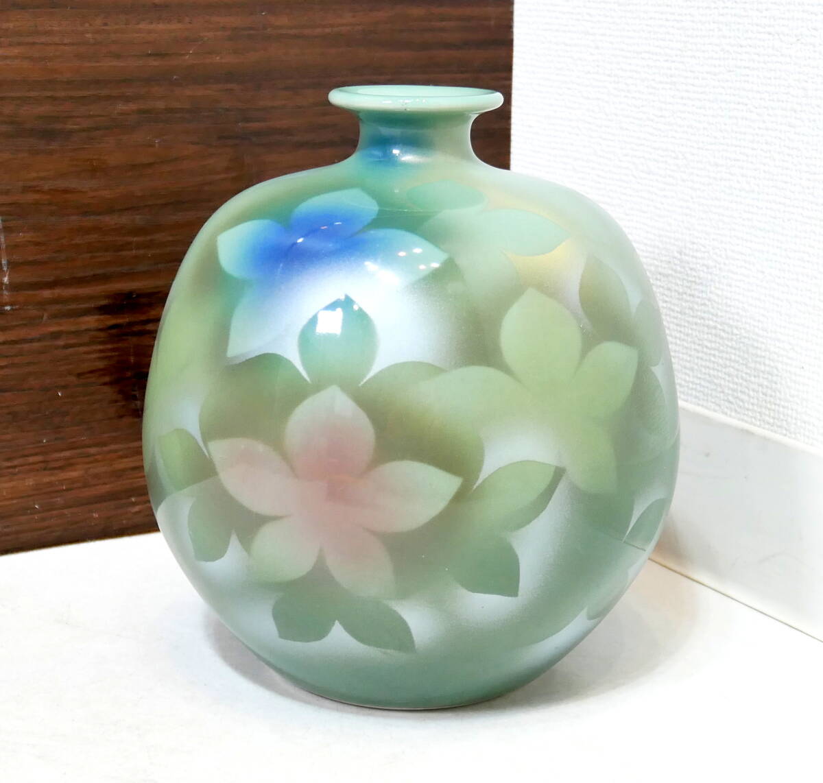△(R704-H87) 九谷焼 九谷香祥 花瓶 花器 花入 壺 花文 △(R704-H87) 九谷焼 九谷香祥 花瓶 花器 花入 壺 花文