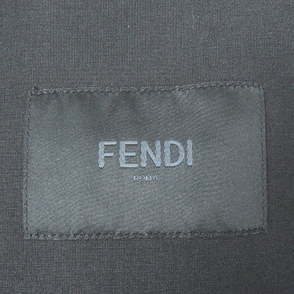 未使用品□FENDI フェンディ 2023年制 FW1145 ロゴワッペン フライフロント 長(zhǎng)袖シャツ ブラック 46 ブルガリア制 正規(guī)品 メンズ