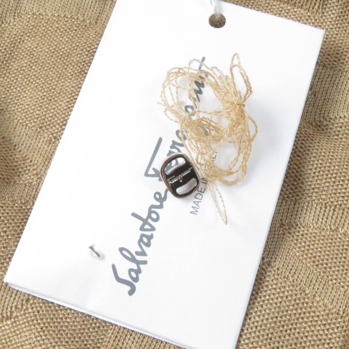  не использовался товар * Salvatore Ferragamo кашемир шелк gun chi-ni общий рисунок vala кнопка вязаный кардиган бежевый XL стандартный товар женский 