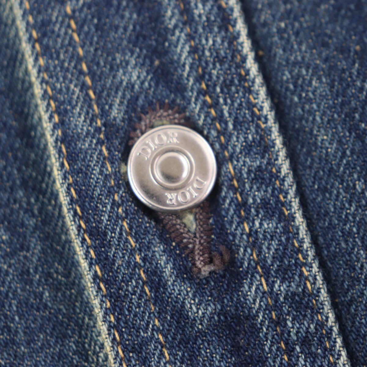 美品▼DIOR ディオール オム 22AW 113D585BY513 レザーロゴパッチ付き ウォッシュ加工 デニムジャケット インディゴ 38 正規(guī)品 メンズ