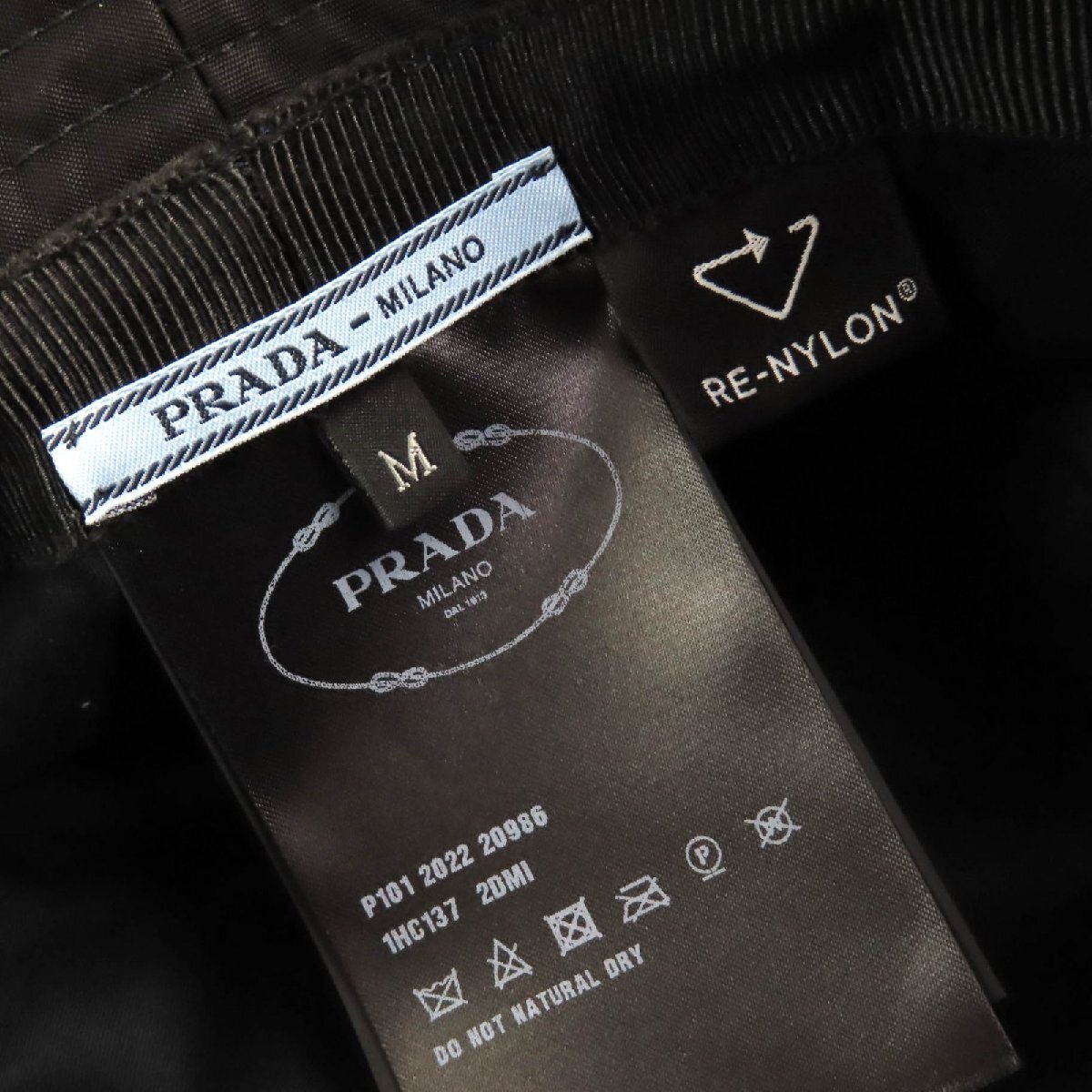 прекрасный товар ^PRADA Prada 1HC137 треугольник Logo треугольник Logo plate Re-Nylon панама шляпа черный M сделано в Италии стандартный товар женский