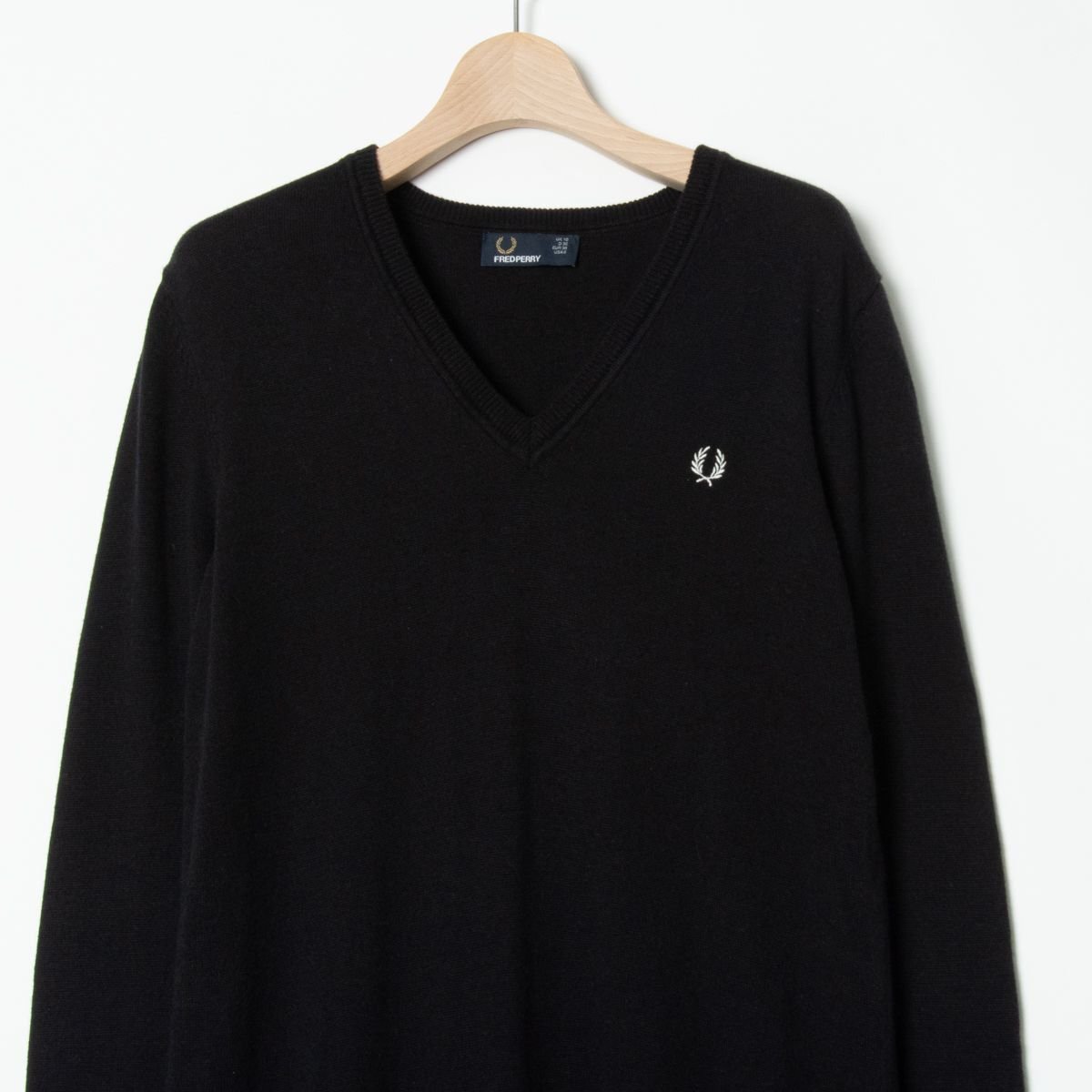 1円スタート】FRED PERRY フレッドペリー Vネック長袖ニット 1円スタート】FRED PERRY フレッドペリー Vネック長袖ニット