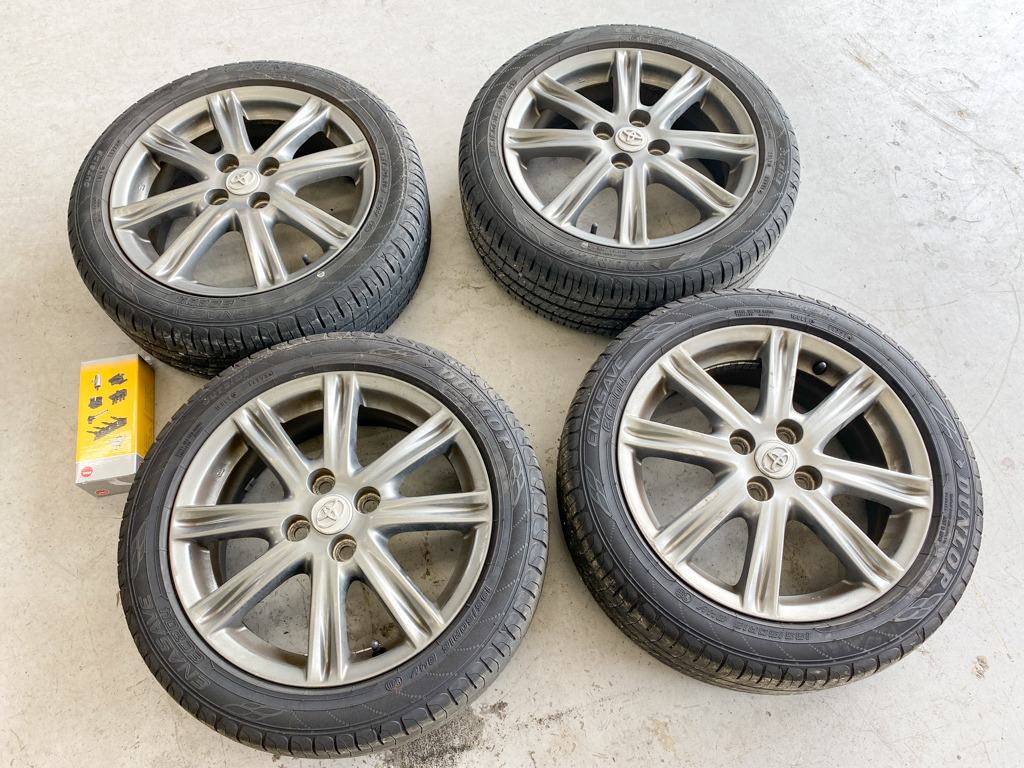 ヴィッツ RS NCP131 AHXVK-C 純正 アルミホイール タイヤ 4本セット 傷あり