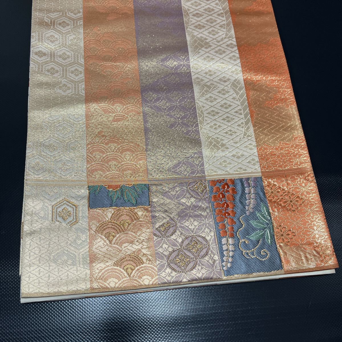 袋帯☆豪華刺繍 花柄 古典柄 菊、牡丹、桐、笠松 正絹 高級 逸品 高品質 現代帯_画像7