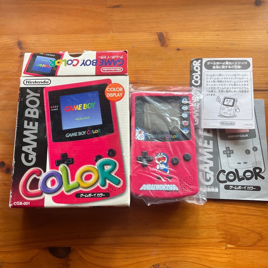 ゲームボーイカラー本体　ドラえもん　限定モデル Nintendoゲームボーイカラー ドラえもん映画20周年記念特製ドラ