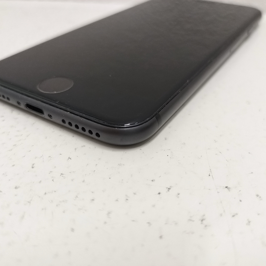 8295☆【SIMロック無し/SIMフリー】Apple iPhone8 64GB MQ782J/A 8295☆【SIMロック無し/SIMフリー】Apple iPhone8 64GB MQ782J/A