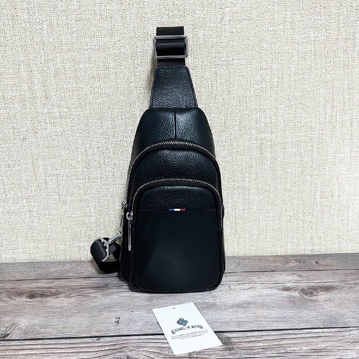 絶賛 ボディバッグ 定価11万 FRANKLIN MUSK・アメリカ 絶賛 ボディバッグ 定価11万 FRANKLIN MUSK・アメリカ