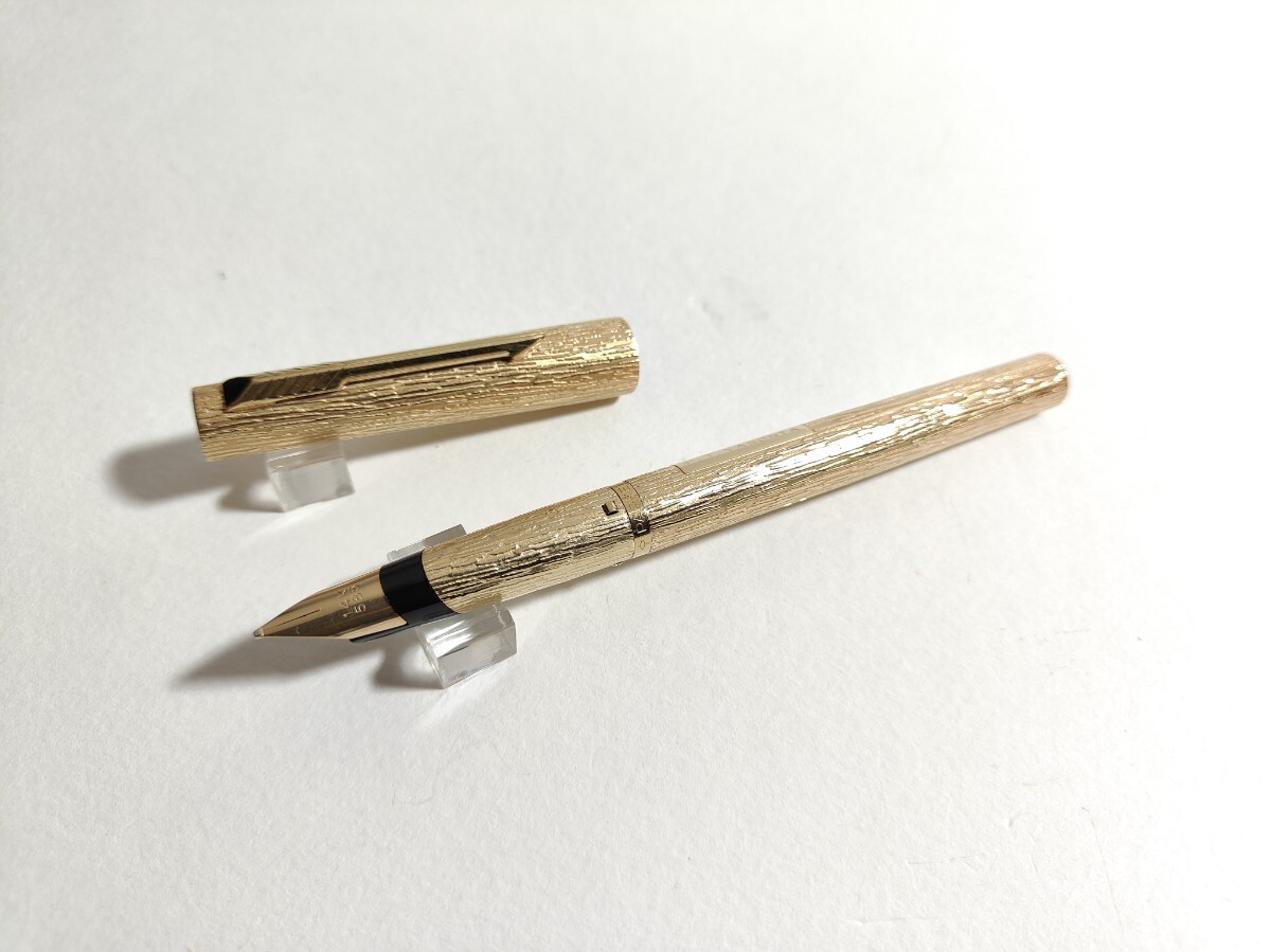 パーカー 105 14K 585 M? /PARKER 万年筆 木樹皮パターン 真鍮製 パーカー 105 14K 585 M? /PARKER 万年筆 木樹皮パターン 真鍮製