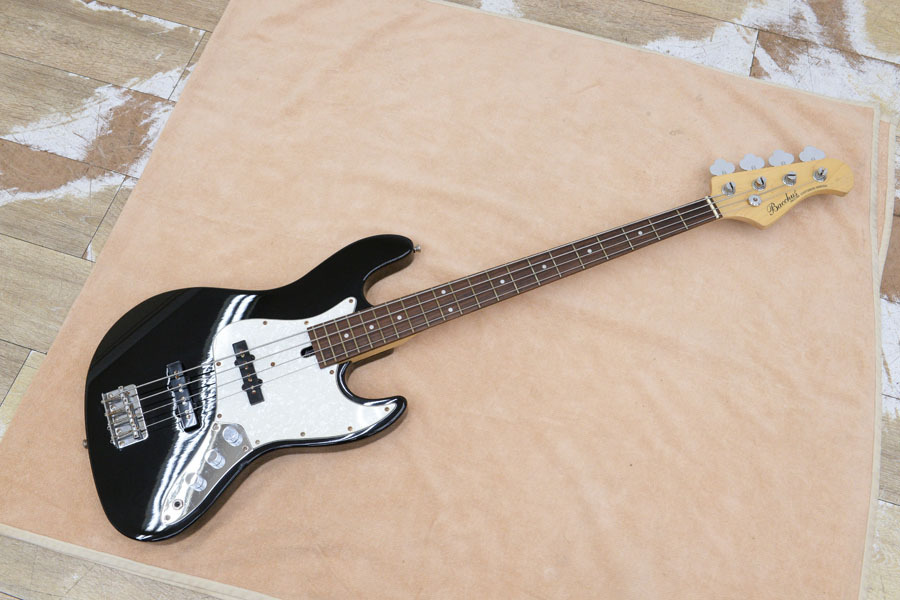 【時代物】江戸～明治時代 唐革腰差し煙草入 菊花前金具在銘 翡翠緒締玉 煙草道具 時代物】江戸～明治時代 唐革腰差し煙草入 菊花前金具在銘 翡翠