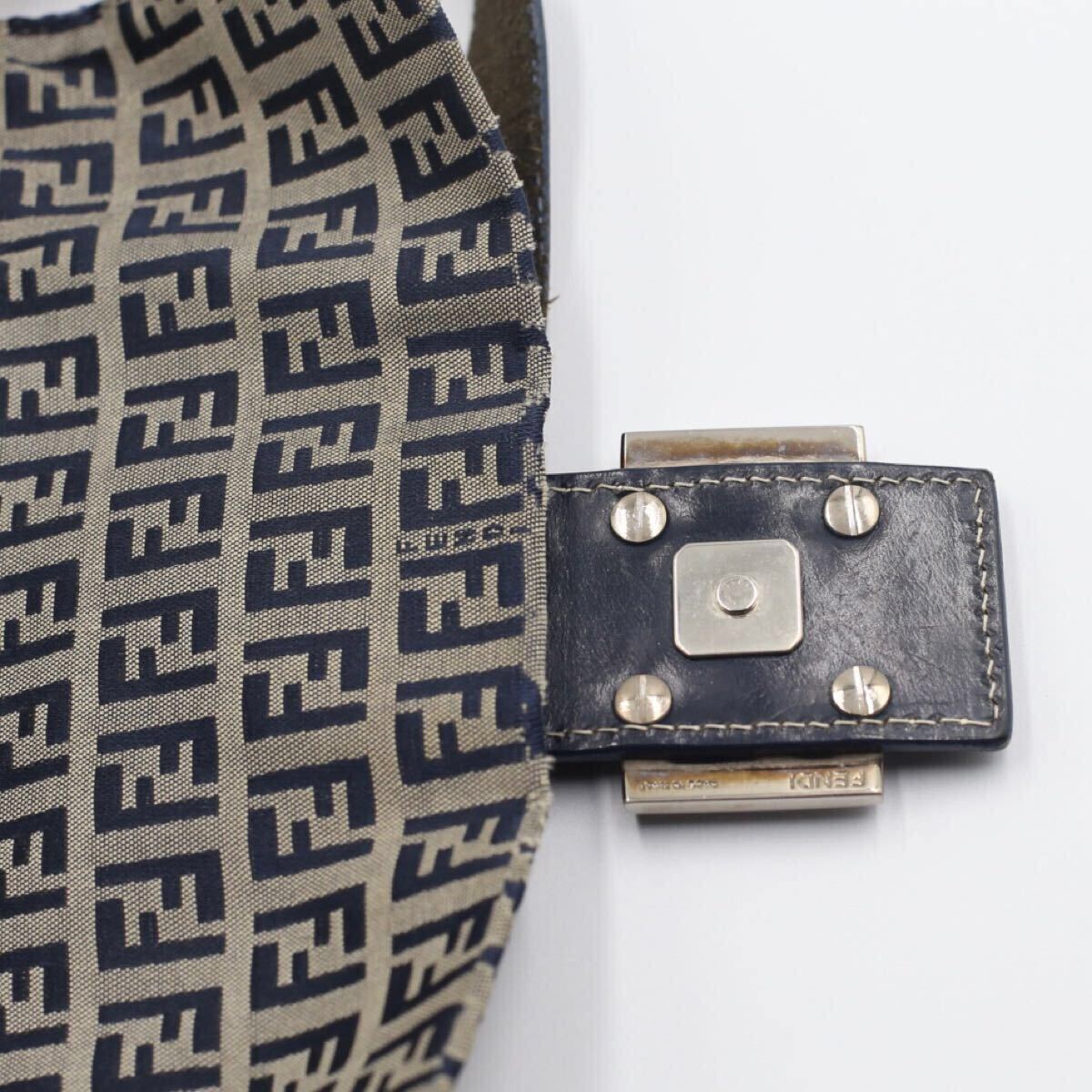 FENDI フェンディ マンマバケット ズッカ柄 ハンドバッグ FENDI フェンディ マンマバケット ズッカ柄 ハンドバッグ
