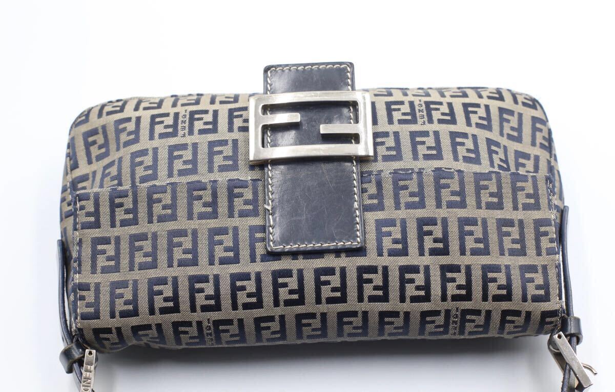 FENDI フェンディ マンマバケット ズッカ柄 ハンドバッグ FENDI フェンディ マンマバケット ズッカ柄 ハンドバッグ