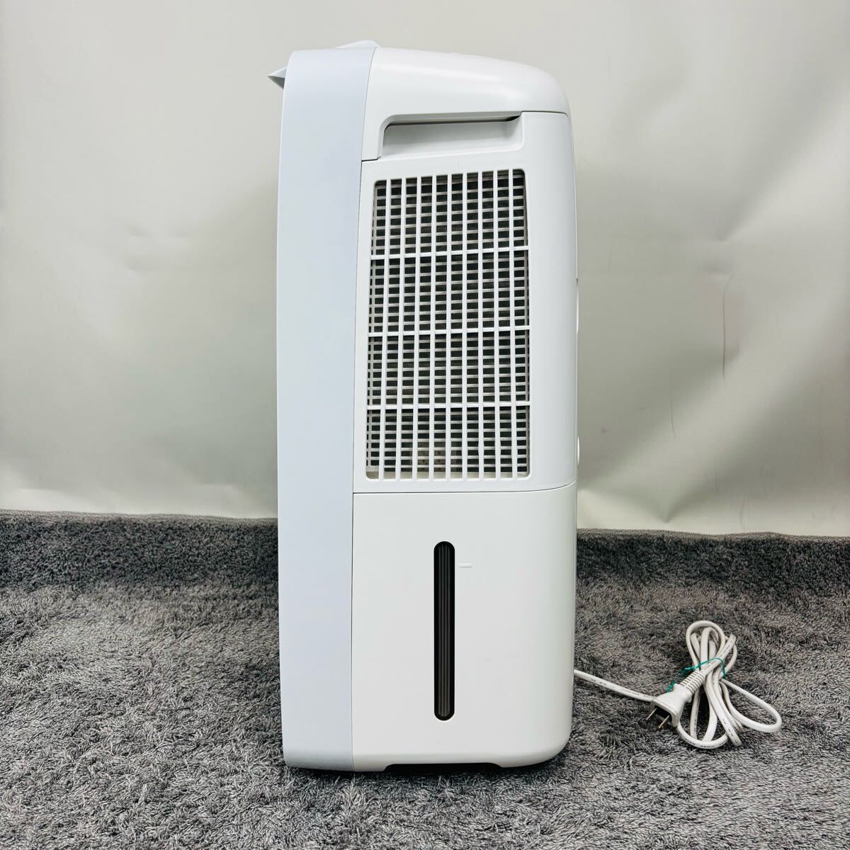 シャープ 除湿機 CM-J100 2019年 SHARP プラズマクラスター 衣類 シャープ 除湿機 CM-J100 2019年 SHARP プラズマクラスター 衣類