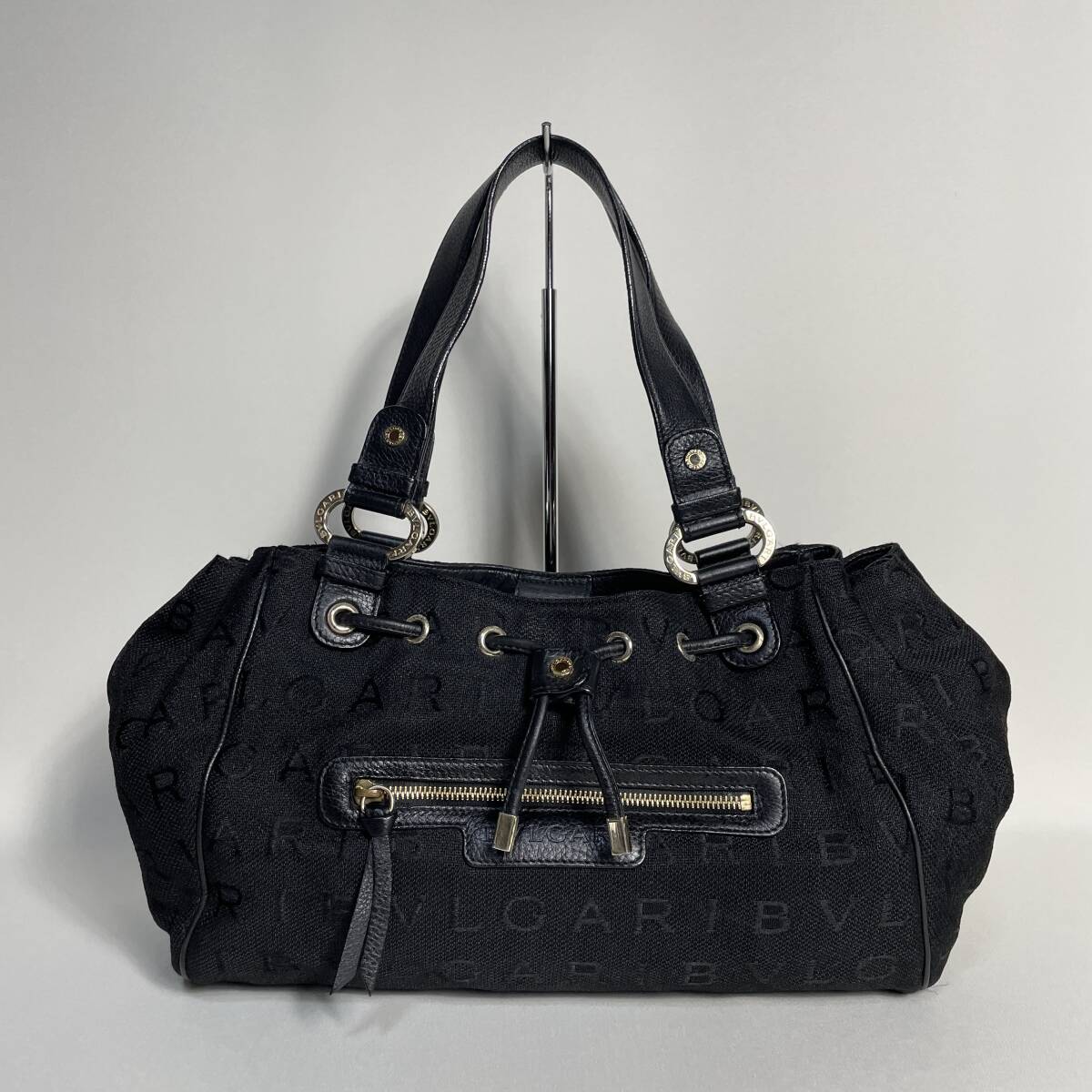 73B166|美品|ブルガリ ハンドバッグ ブラック ロゴマニア 73B166|美品|ブルガリ ハンドバッグ ブラック ロゴマニア