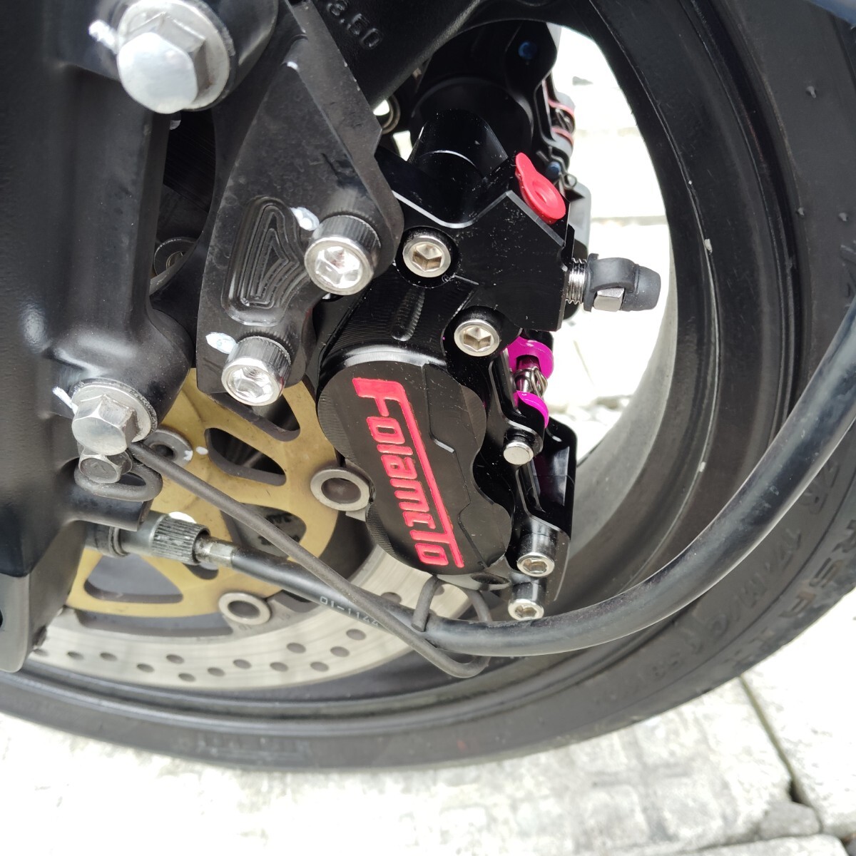 ブレンボの代わりにいかが 右黒 ブレーキキャリパー ピッチ40mm ブレンボの代わりにいかが 右黒 ブレーキキャリパー ピッチ40mm