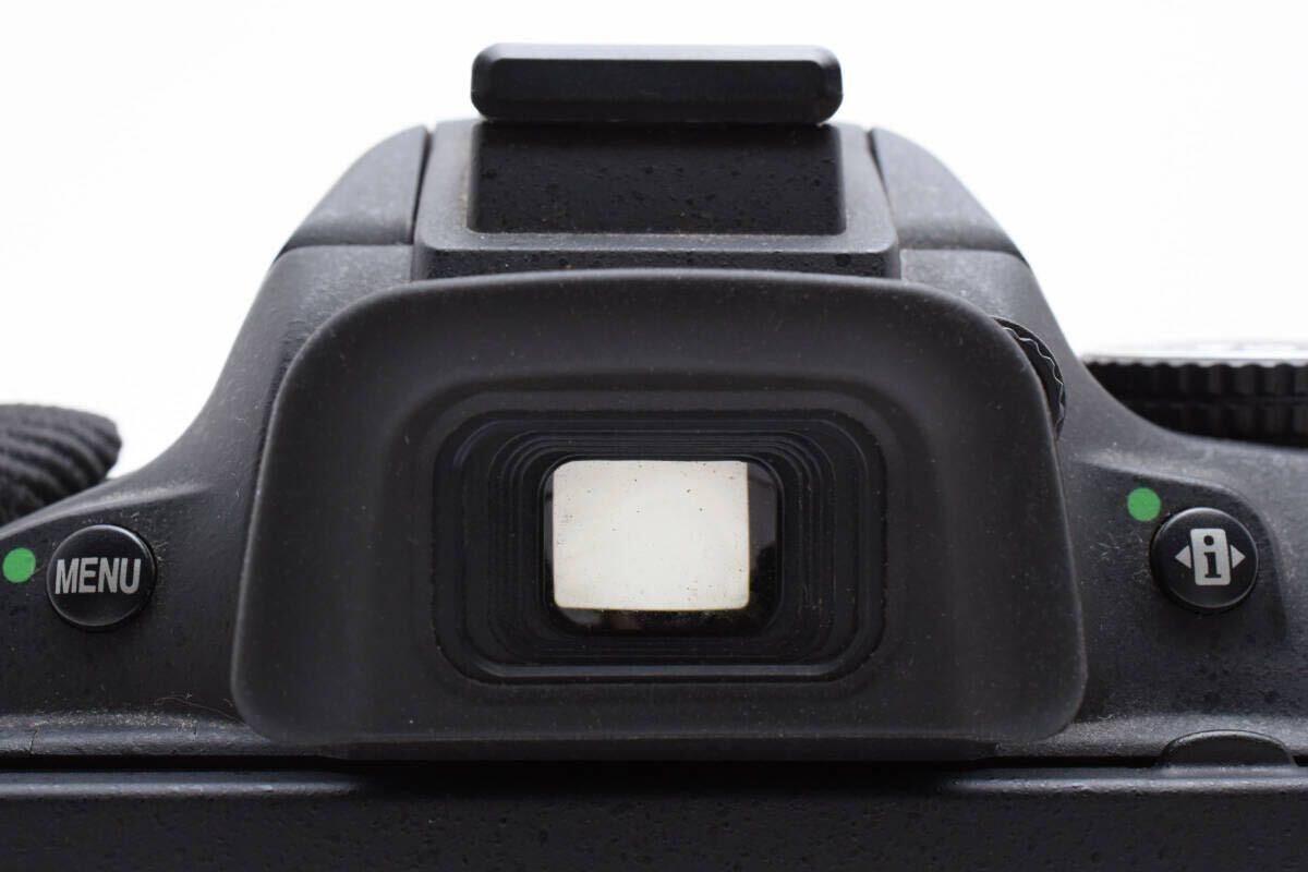 ニコン Nikon D5100 ボディ AF-S 18-55mm F3.5-5.6 G VR ニコン Nikon D5100 ボディ AF-S 18-55mm F3.5-5.6 G VR