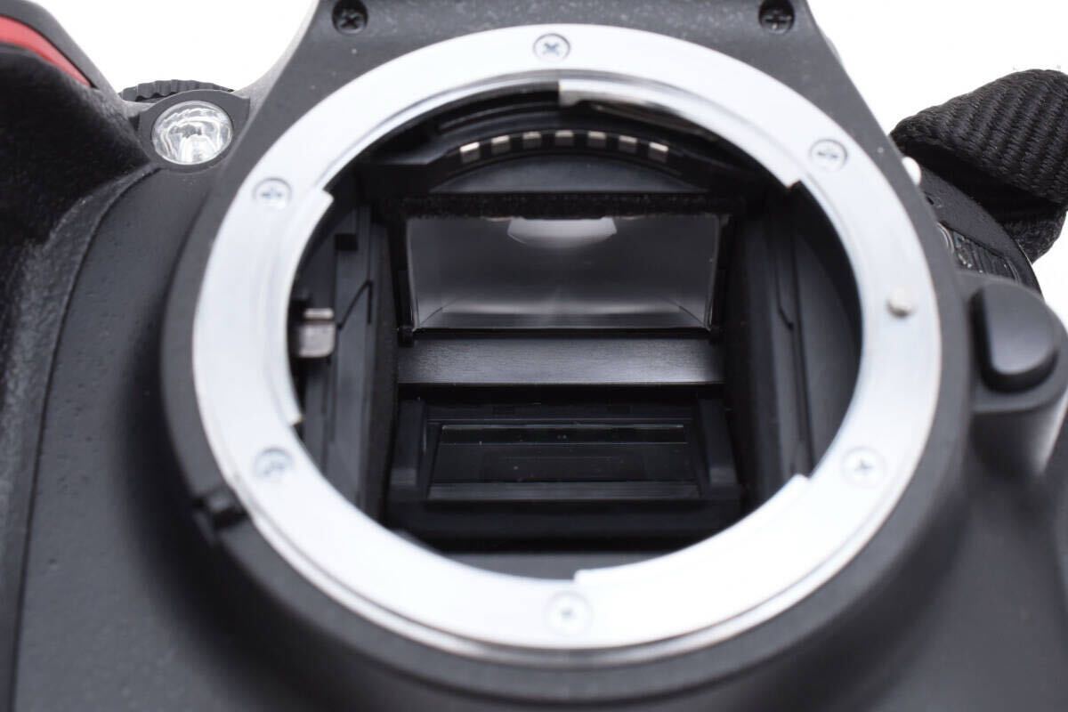 ニコン Nikon D5100 ボディ AF-S 18-55mm F3.5-5.6 G VR ニコン Nikon D5100 ボディ AF-S 18-55mm F3.5-5.6 G VR